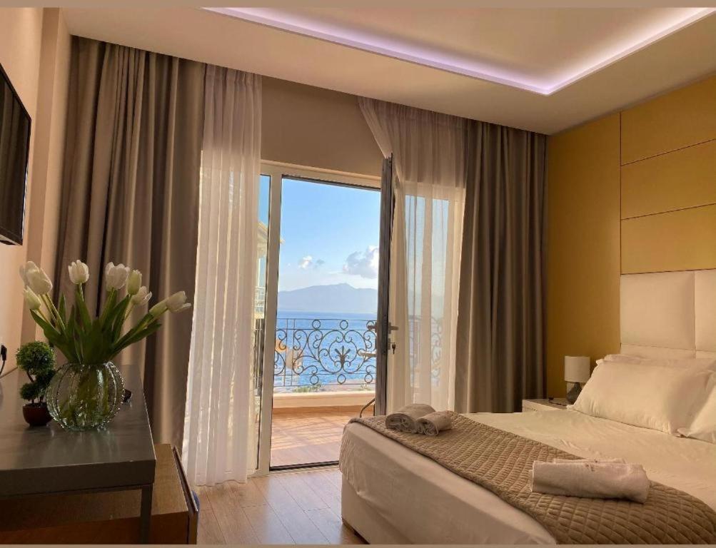 Ami Mar Hotel Sarandë Exteriör bild