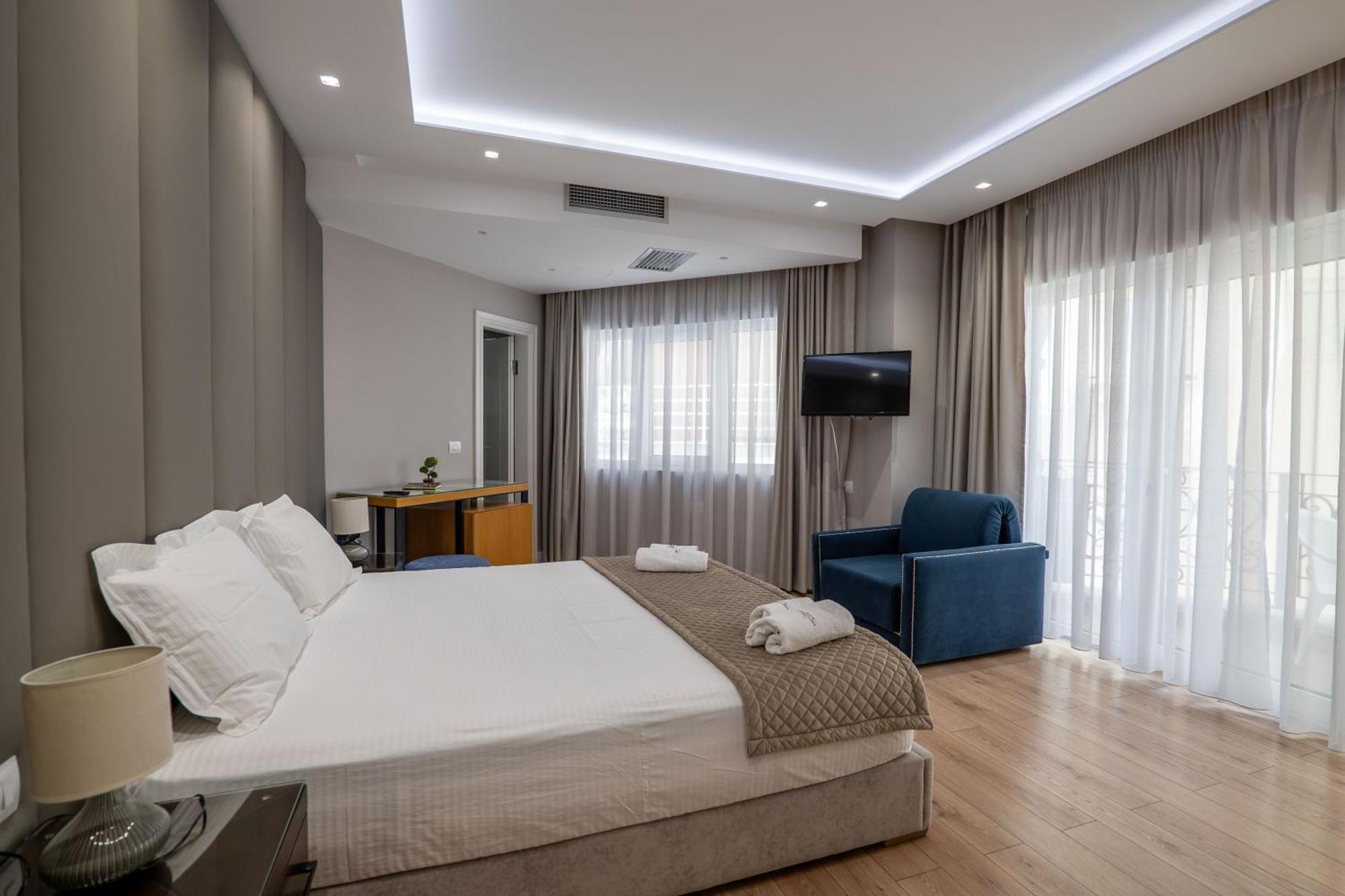 Ami Mar Hotel Sarandë Exteriör bild