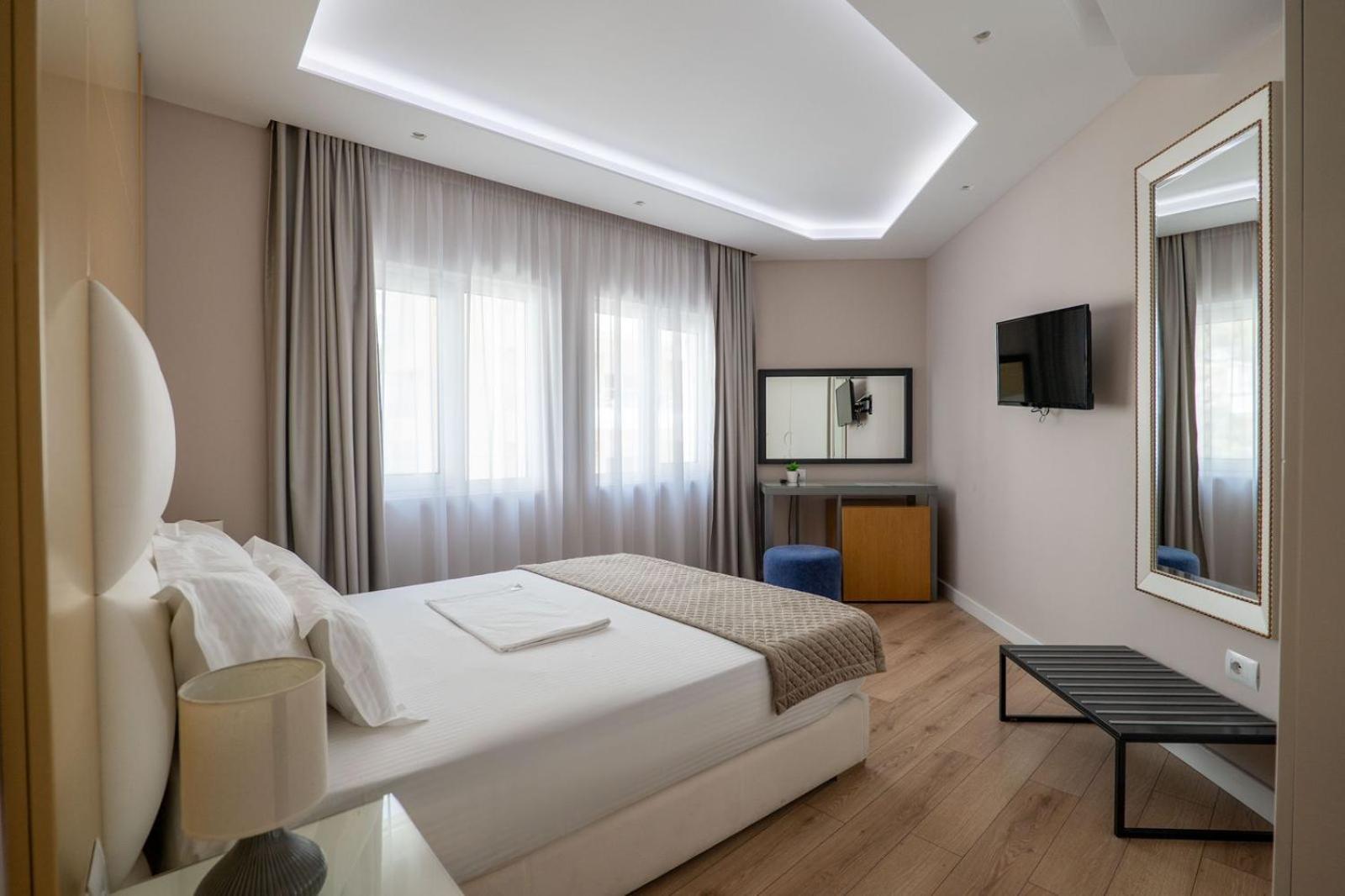 Ami Mar Hotel Sarandë Exteriör bild