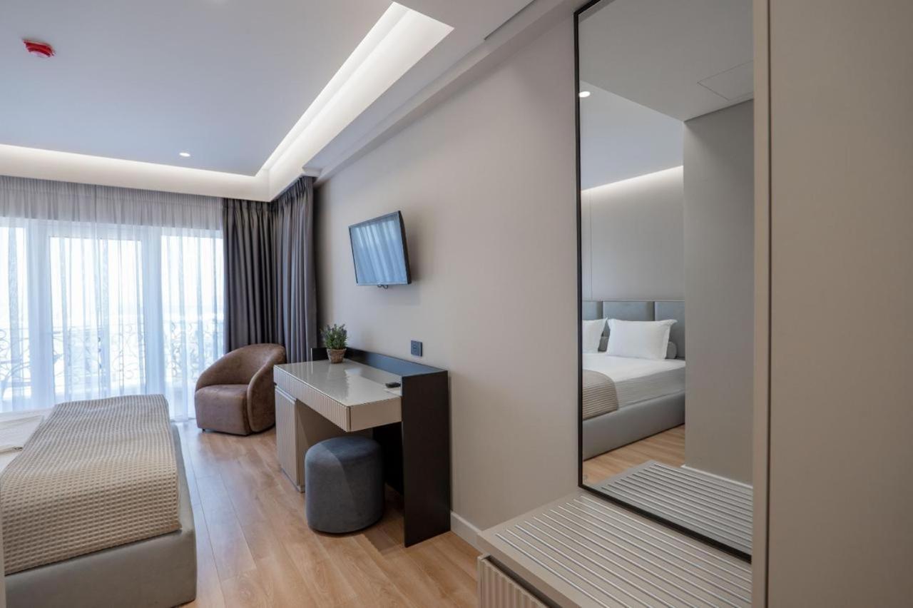 Ami Mar Hotel Sarandë Exteriör bild