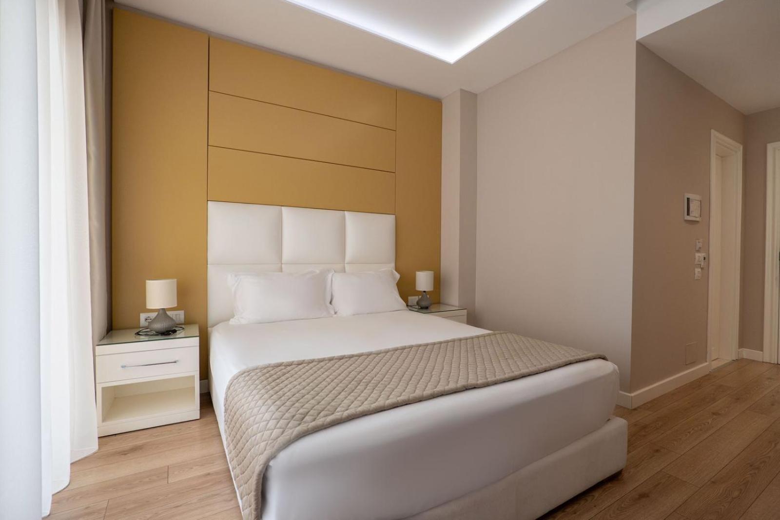 Ami Mar Hotel Sarandë Exteriör bild